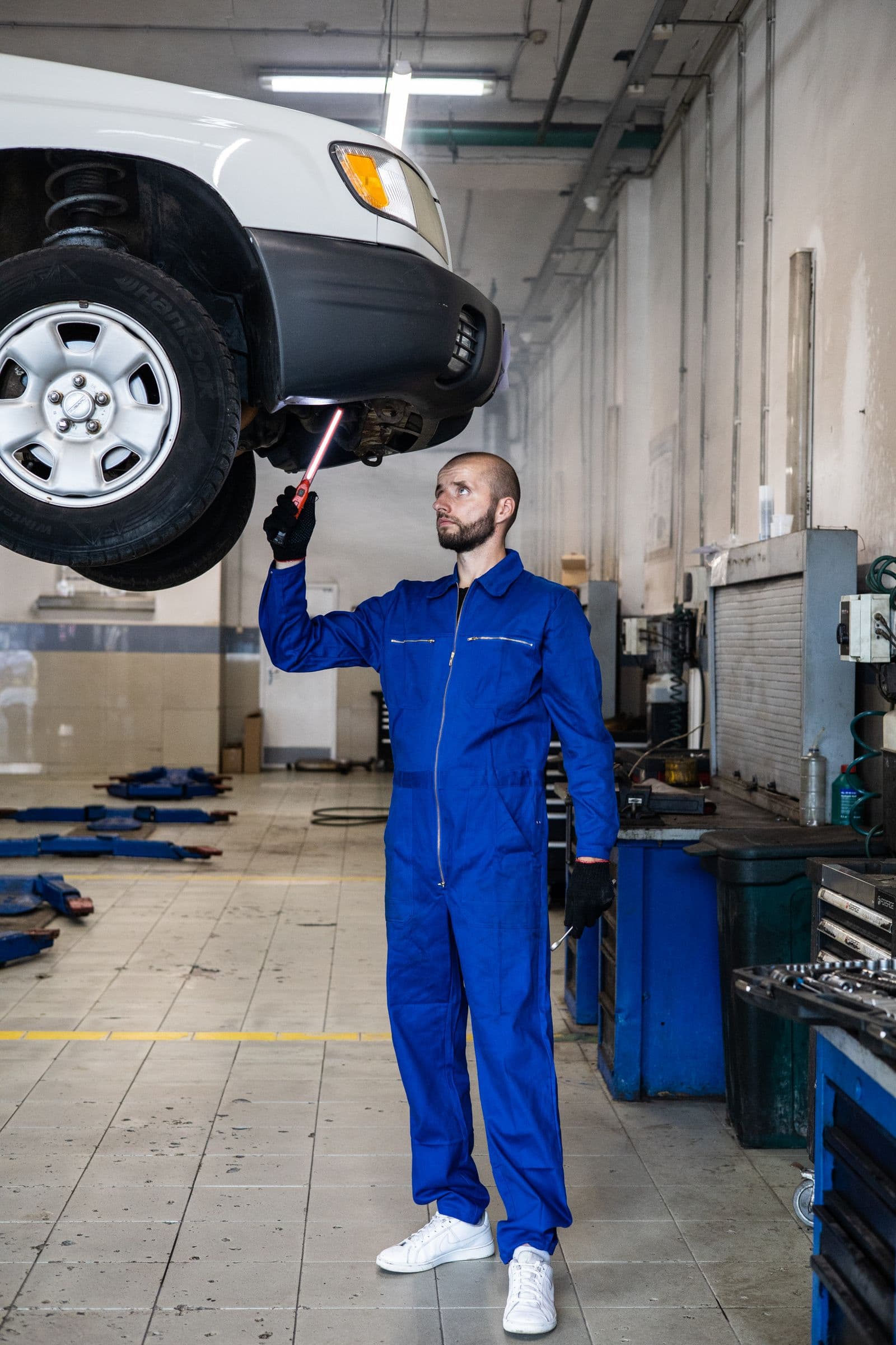 Auto repair garage